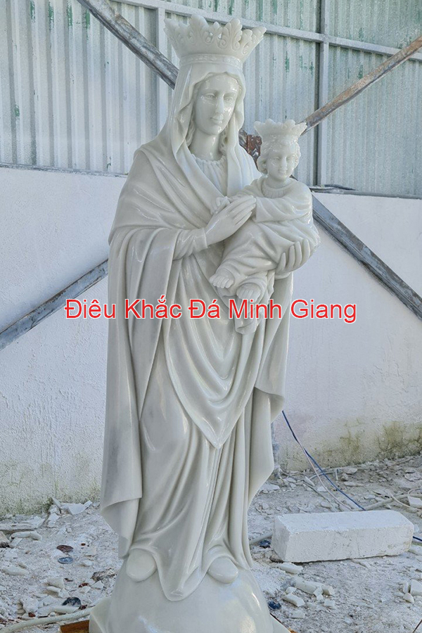 Mẫu tượng Đức Mẹ Hằng Cứu Giúp bằng đá