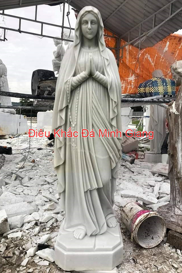Mẫu tượng Đức Mẹ Mâm Côi bằng đá đẹp